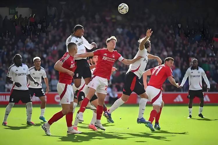 法甲焦点：欧塞尔 VS 摩纳哥，谁能抢占先机？